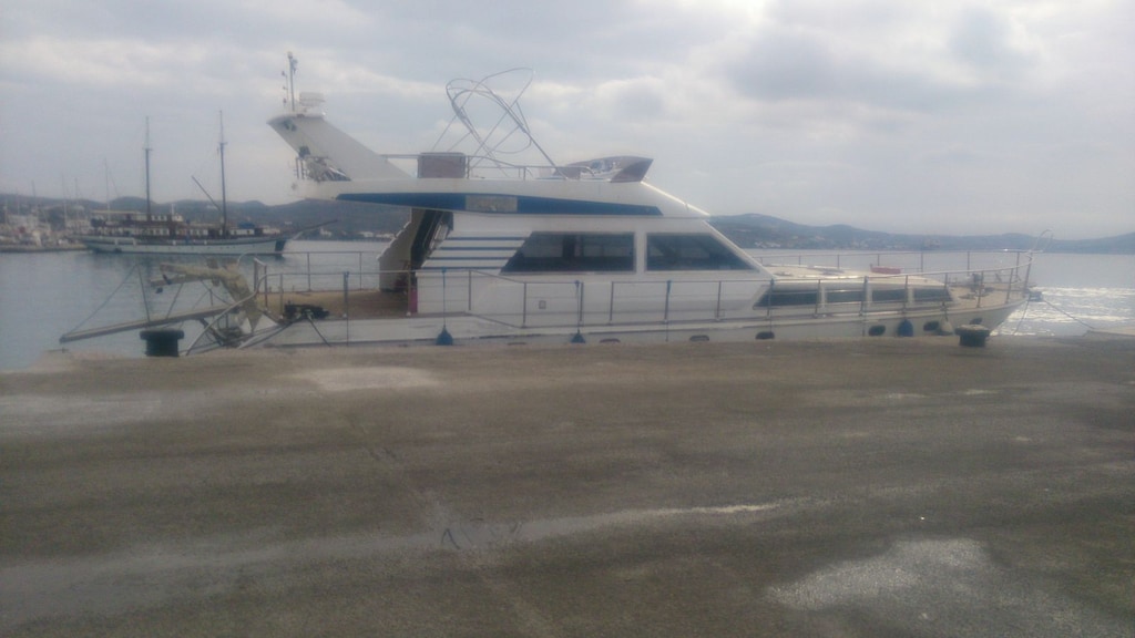 De boot waarop het gezin zat. 